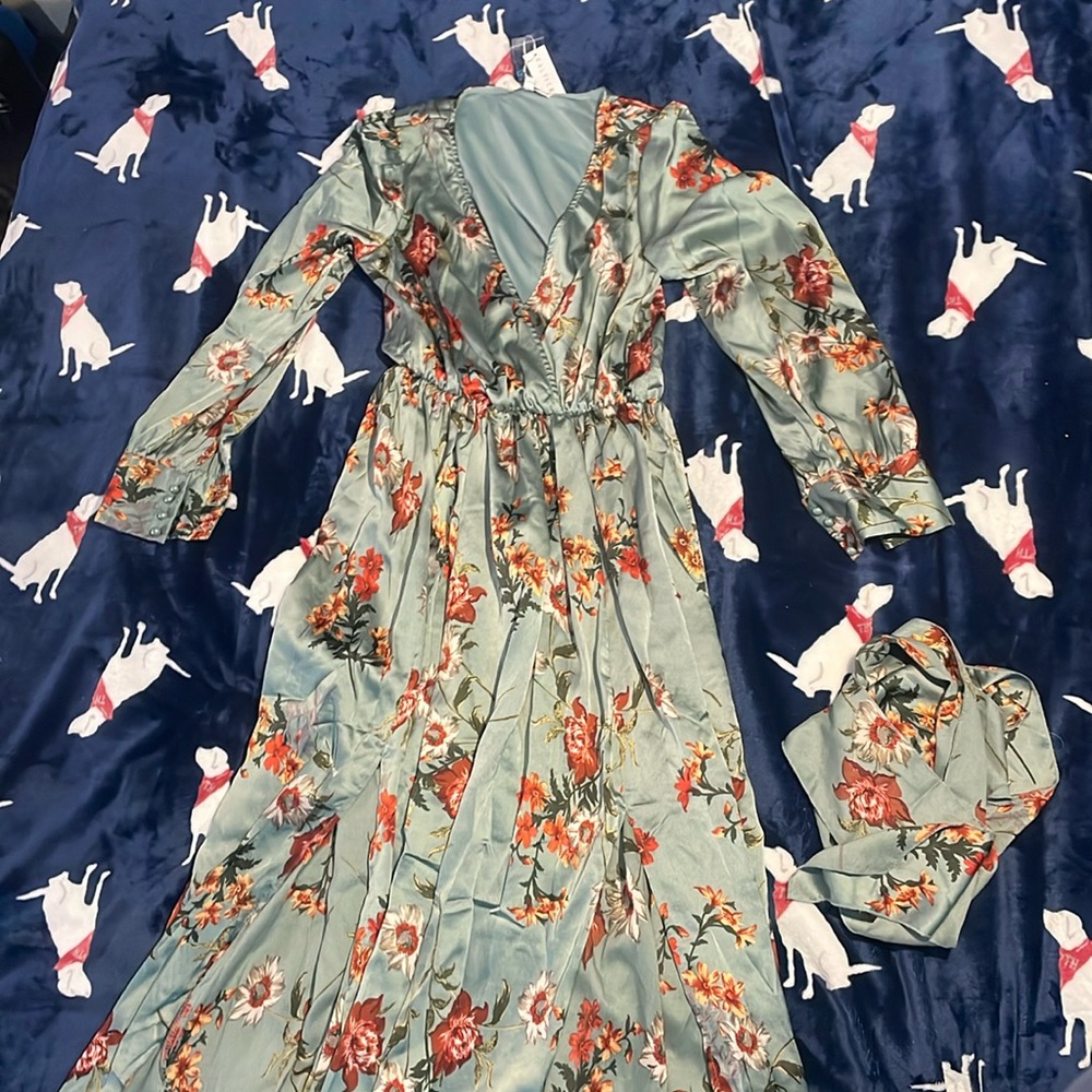 Floral maxi dress with waist tie
